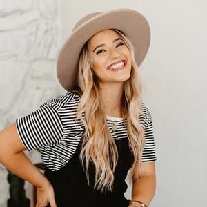 Meet your Posher, Emily